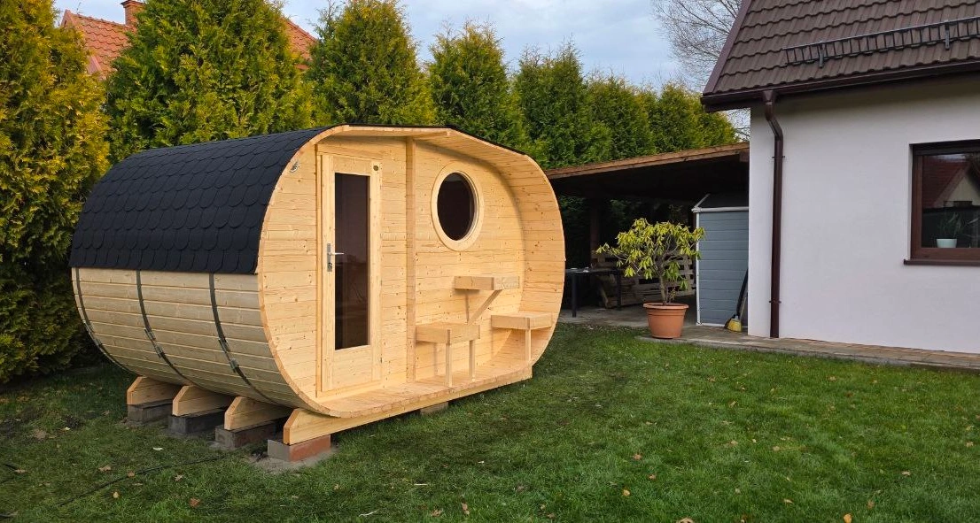 mała sauna ogrodowa
