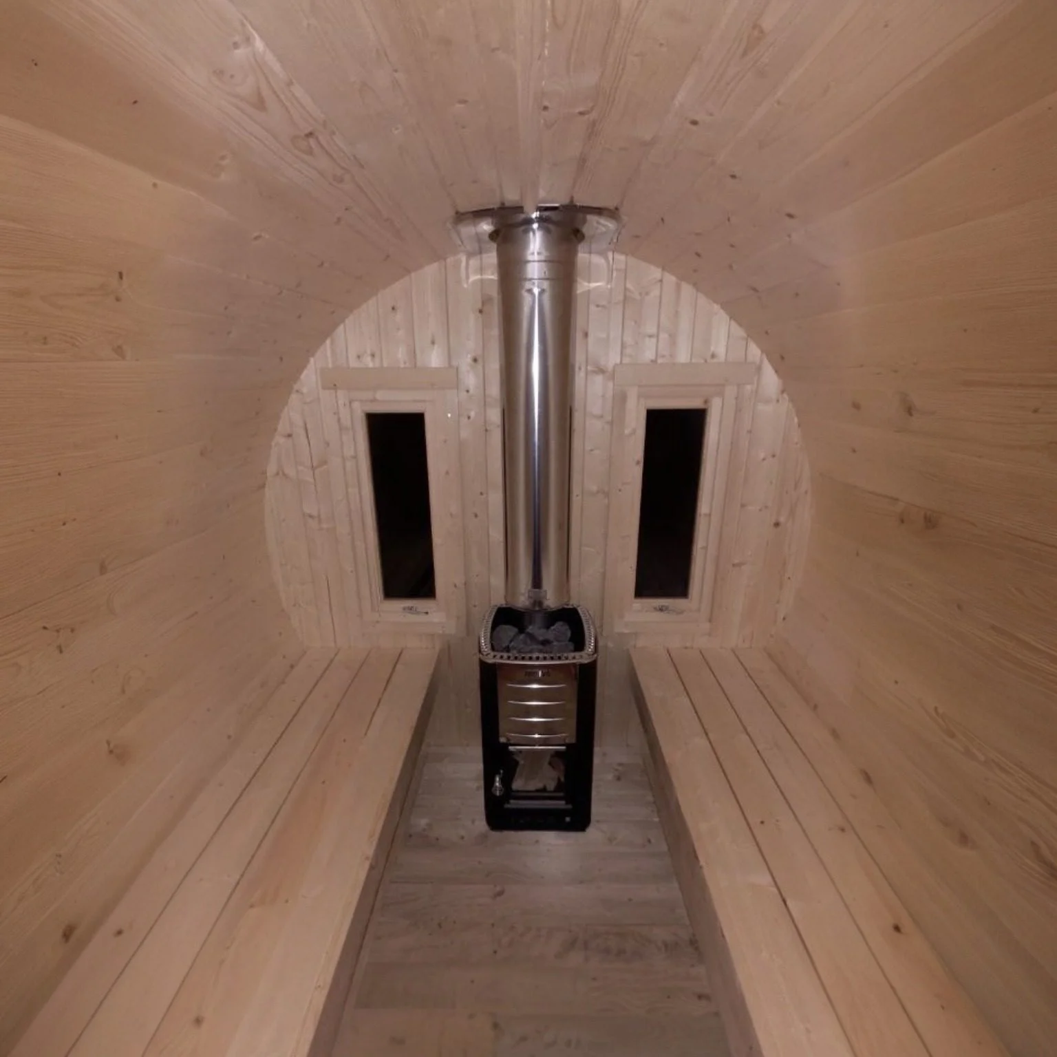 sauna ogrodowa z piecem na drewno
