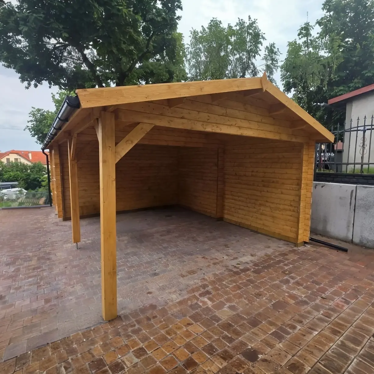wiaty garażowe drewniane